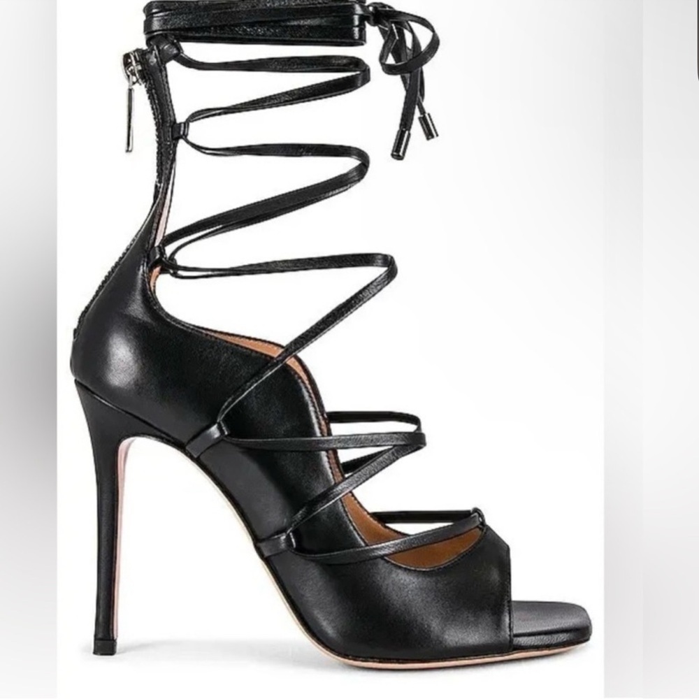 Elegant Blk Strappy Heels. Italian leather. Refer to pic 41EU in US sizing. 10